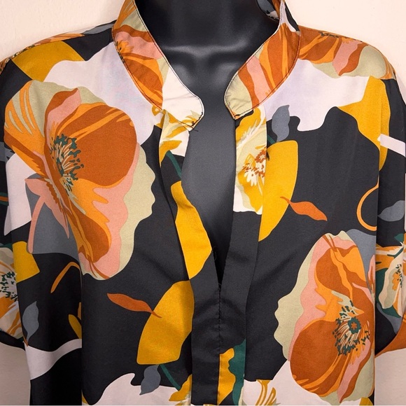 XL Colorful Floral Short Sleeve Blouse Black Orange Cuffed Sleeve Lightweight - Picture 3 of 13